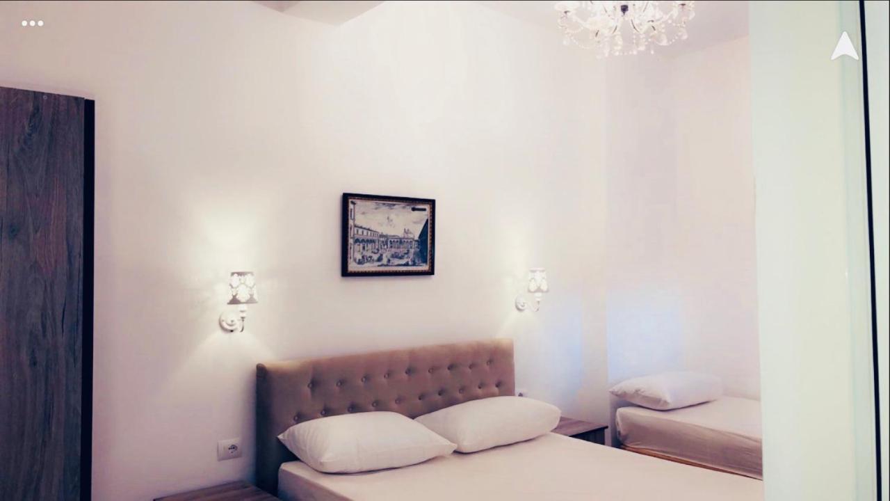 Apartments On The Beach Sarande Exterior photo