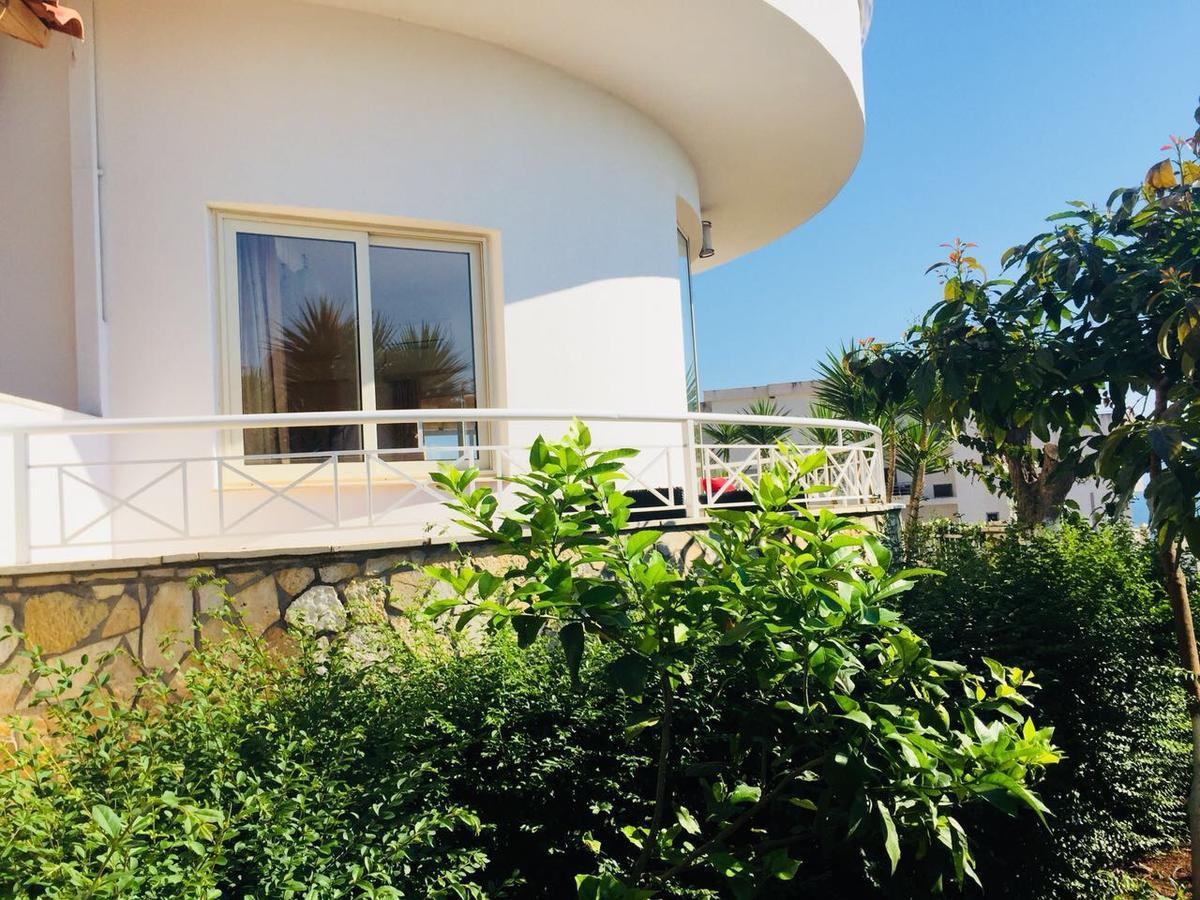 Apartments On The Beach Sarande Exterior photo