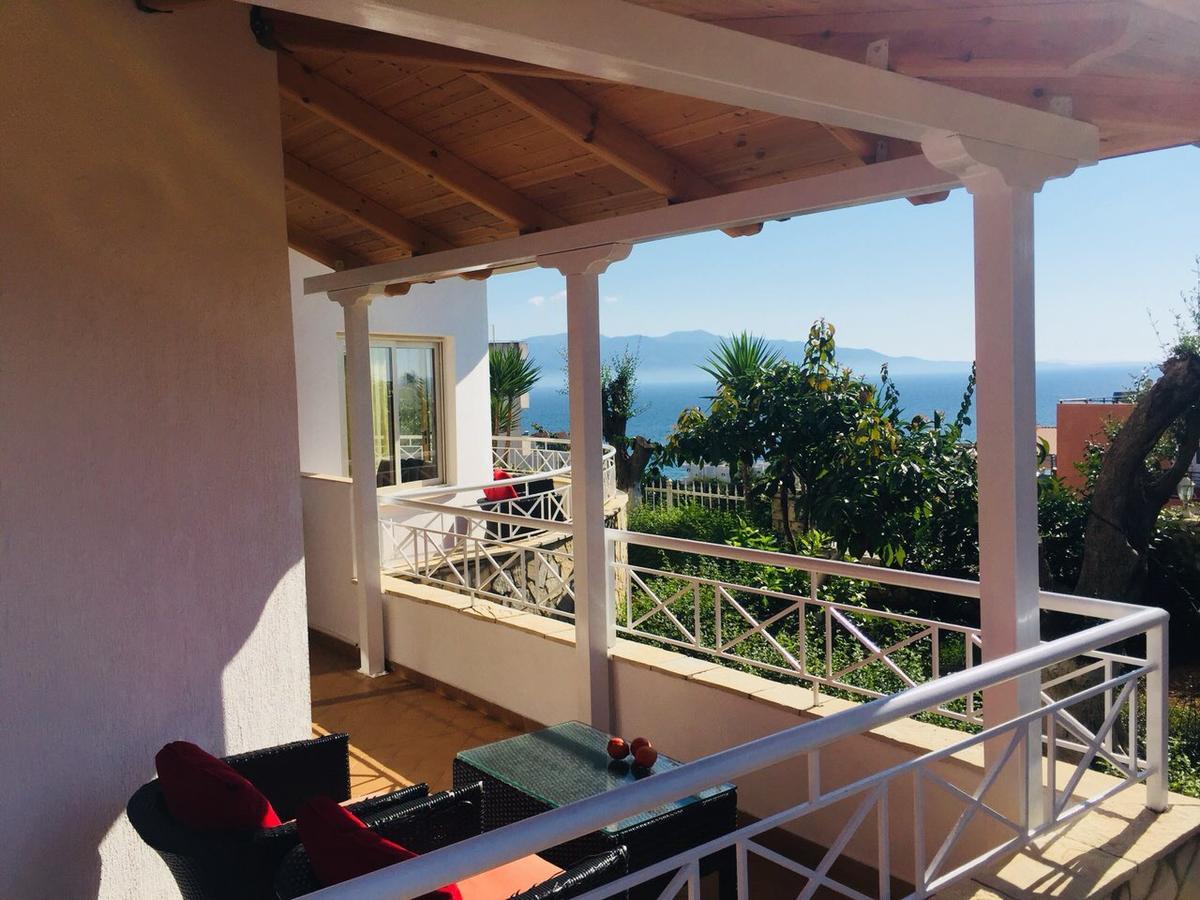 Apartments On The Beach Sarande Exterior photo