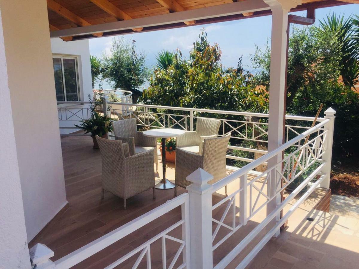 Apartments On The Beach Sarande Exterior photo